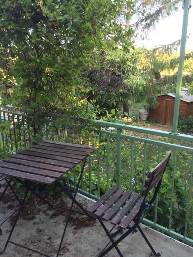Bed and Breakfast Sous La Tour Agencourt Экстерьер фото