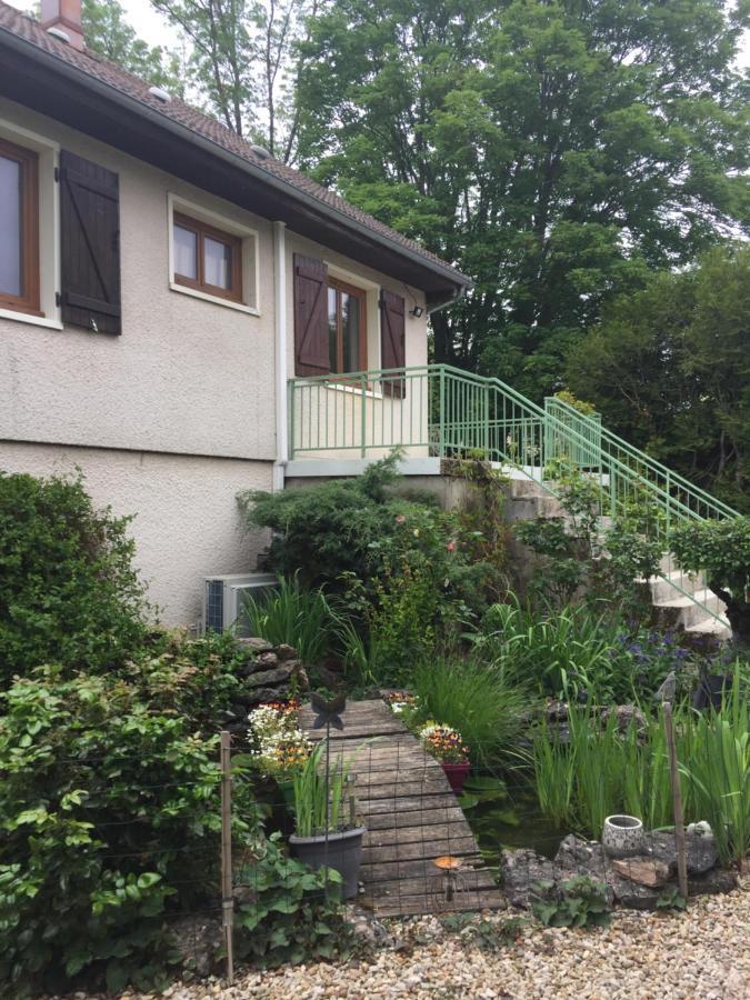Bed and Breakfast Sous La Tour Agencourt Экстерьер фото